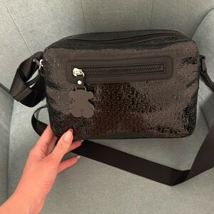 Tous bag measurements: 16x23x7,5 cm.